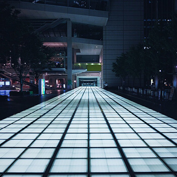 Transport ciężkich ładunków i ponadgabarytowy przewóz materiałów budowlanych